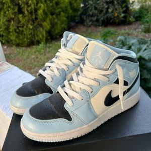 Nike Air Jordan 1 Mid (GS) 7y, Women’s 8.5, Men’s 7
